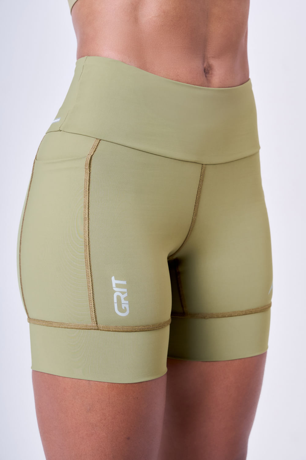 BERMUDA GRIT BOSSA 3 BOLSOS 15CM Cor:Mocassim;Tamanho:PP 5
