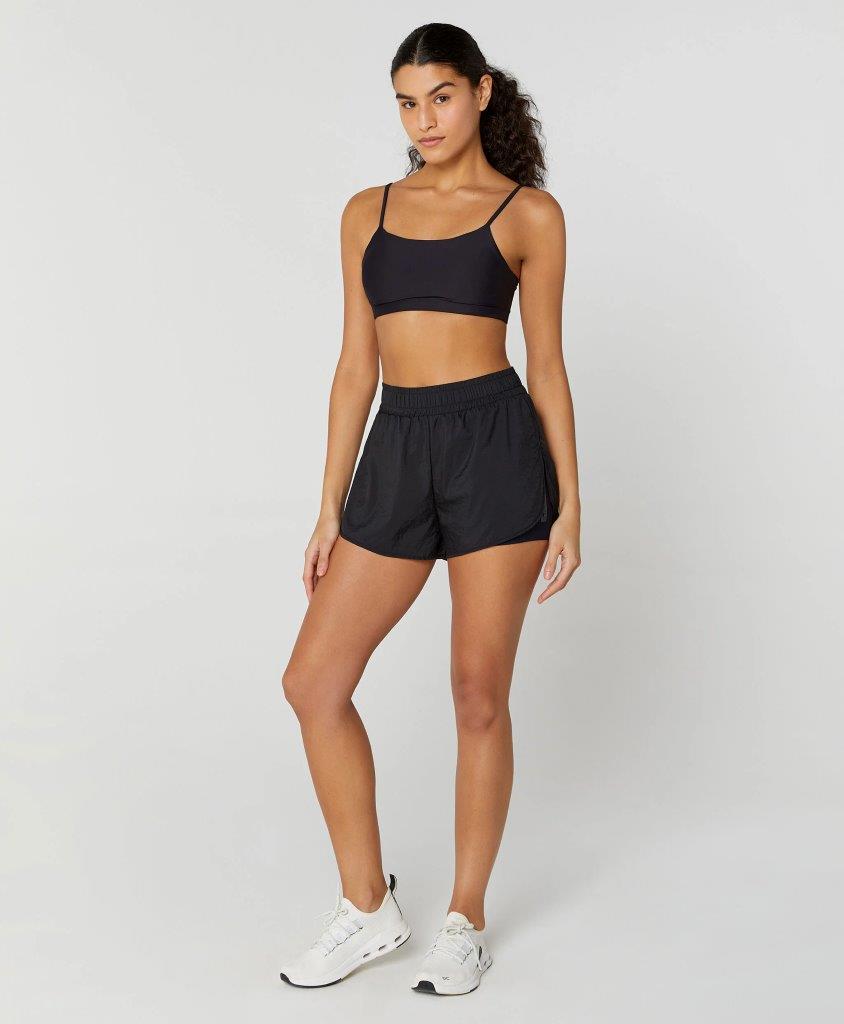 Shorts Sobreposto Eterno Abertura Lateral