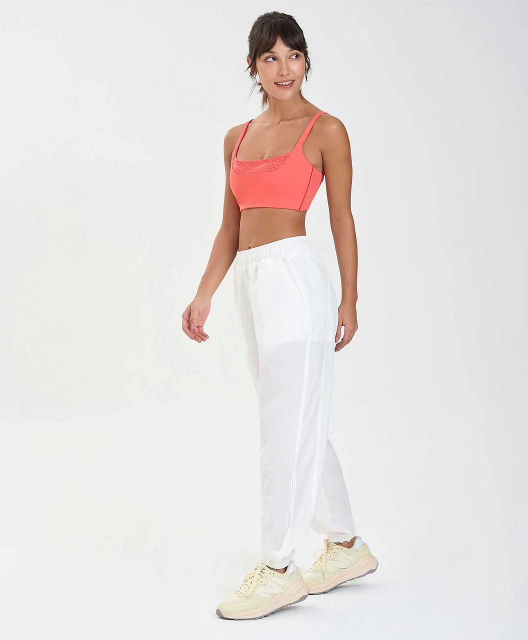 Calça Jogger Bolso e Aberturas Laterais 3