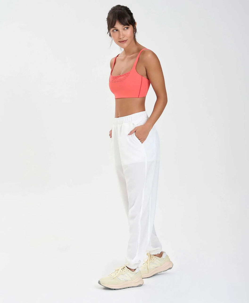 Calça Jogger Bolso e Aberturas Laterais 5
