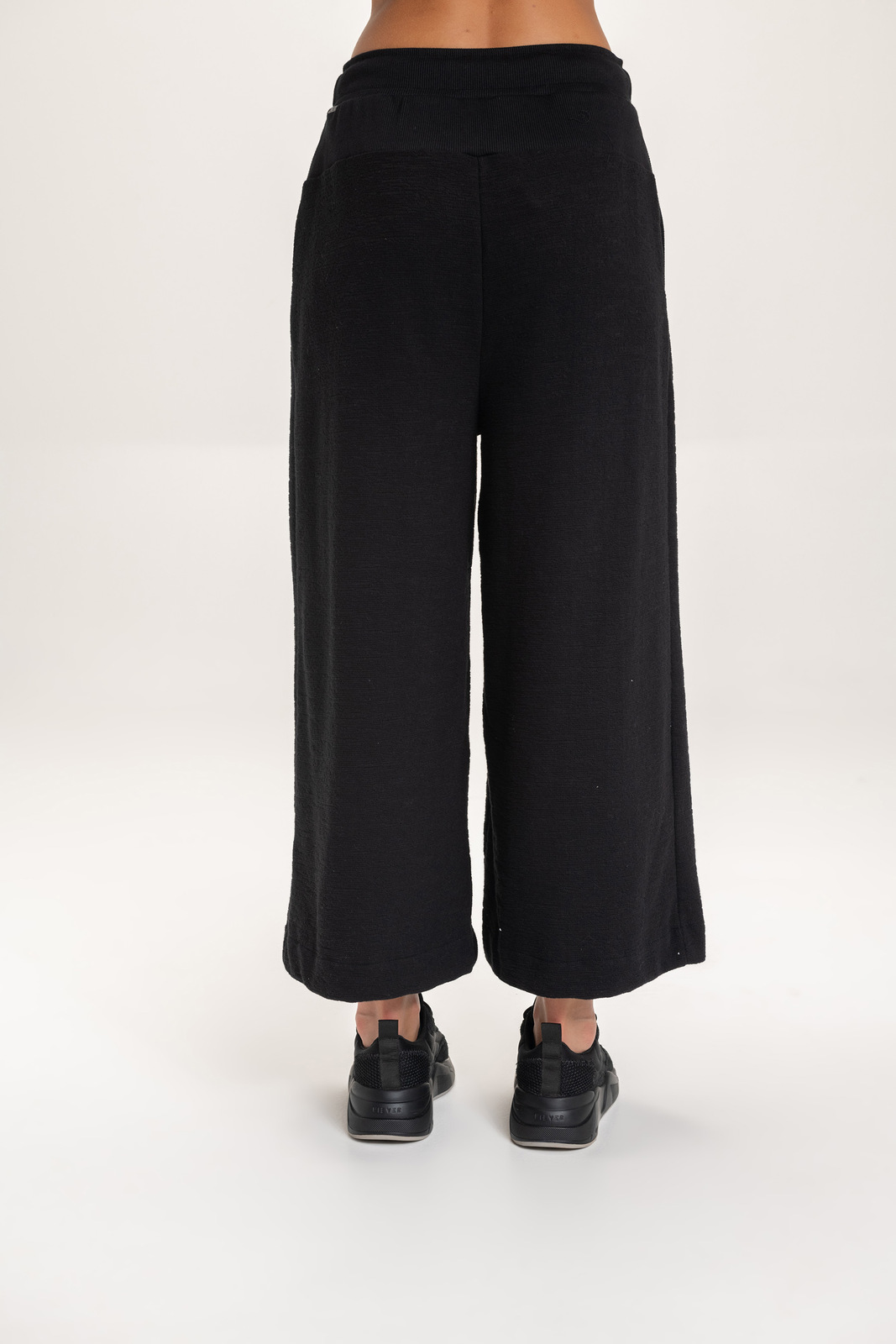 Calça Pantacourt Pixie Noir Black 2