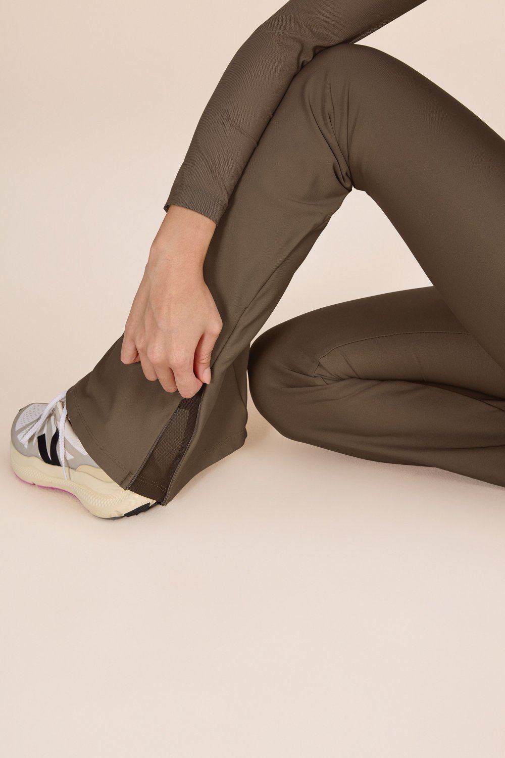 Calca Flare V Zip Tule Core 6