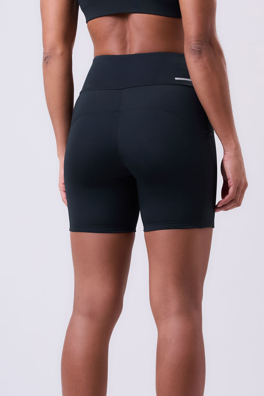 Bermuda Essential Run Stamina 3 Bolsos 15cm Fem Ind 3