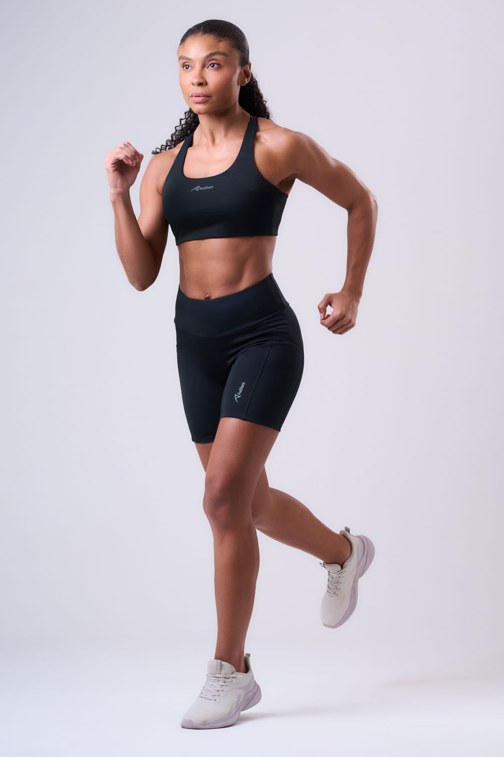 Bermuda Essential Run Stamina 3 Bolsos 15cm Fem Ind 7