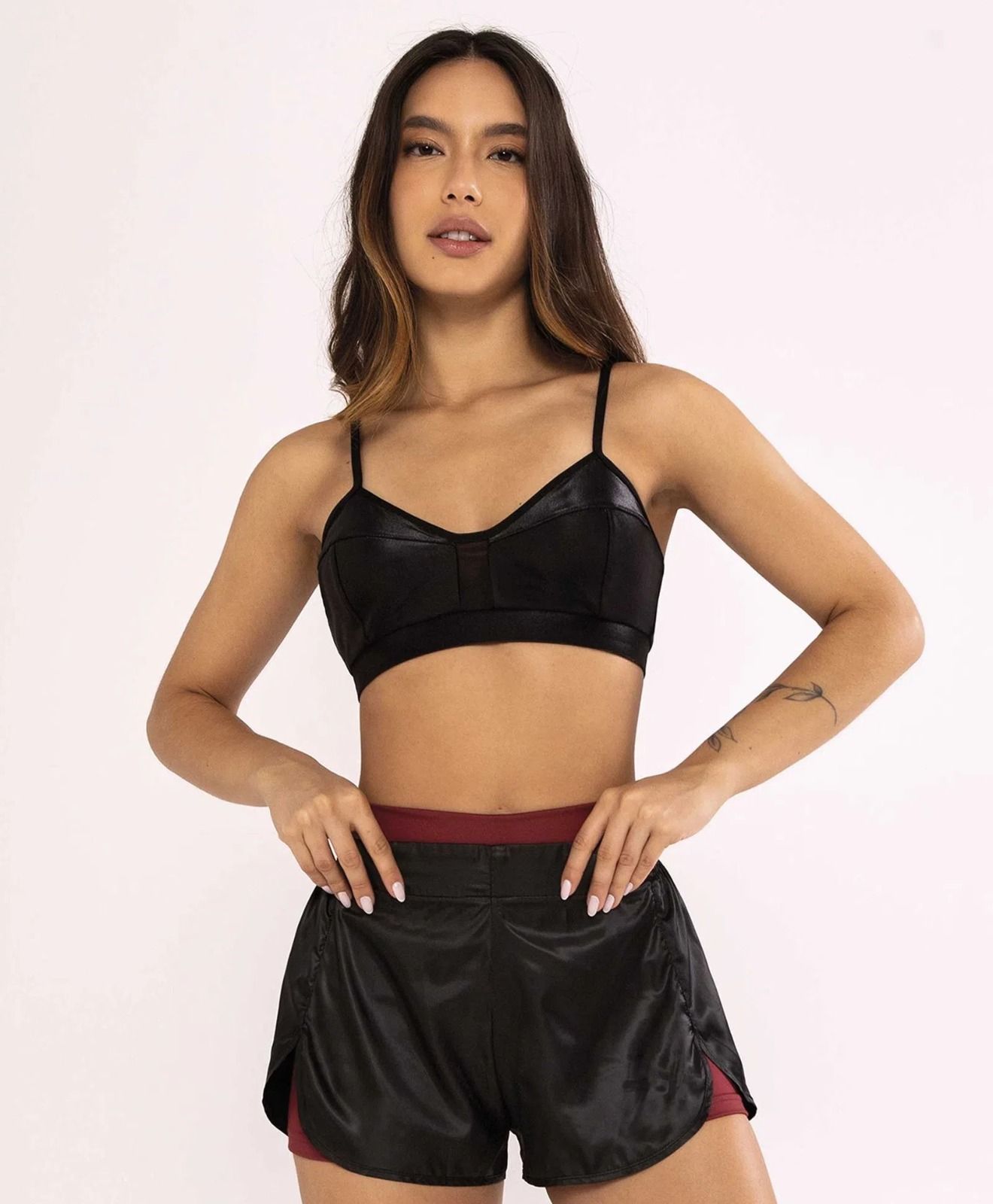 Top Couro Ecologico Com Tule