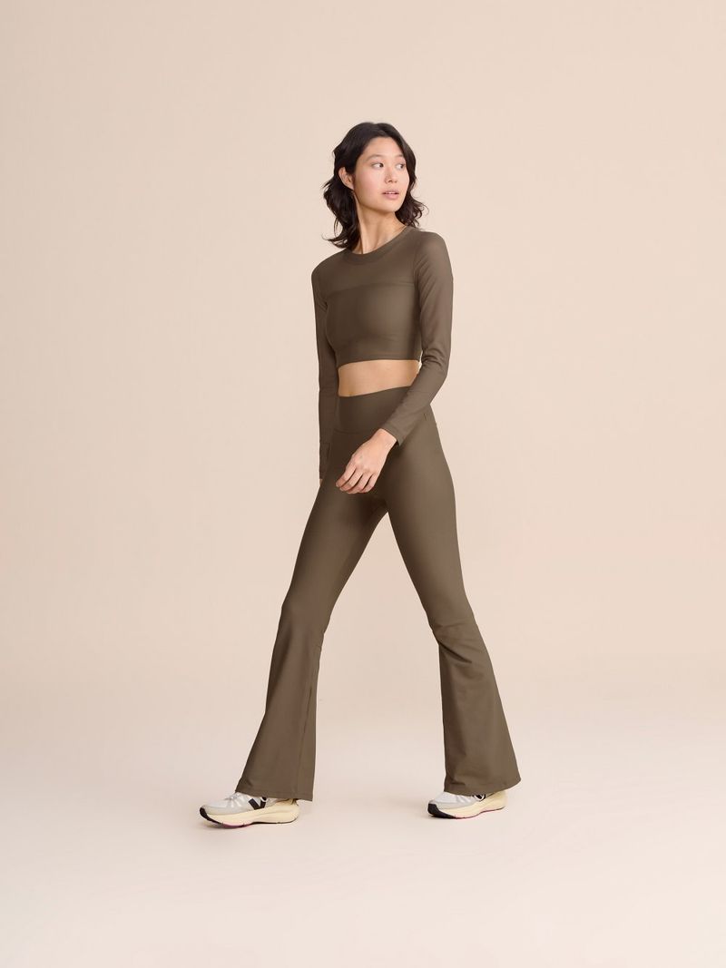 Calca Flare V Zip Tule Core Cor:Verde escuro;Tamanho:P 2