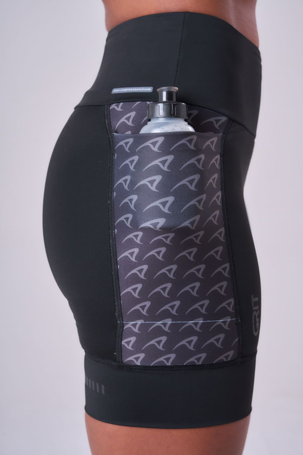 BERMUDA GRIT BOSSA 3 BOLSOS 18CM FEM IND PRETO/ESTAMPA 1
