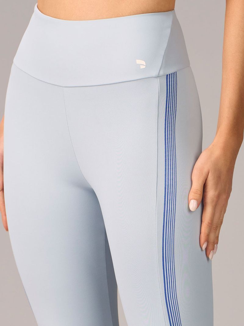 LEGGING COM RECORTES E SILK 4