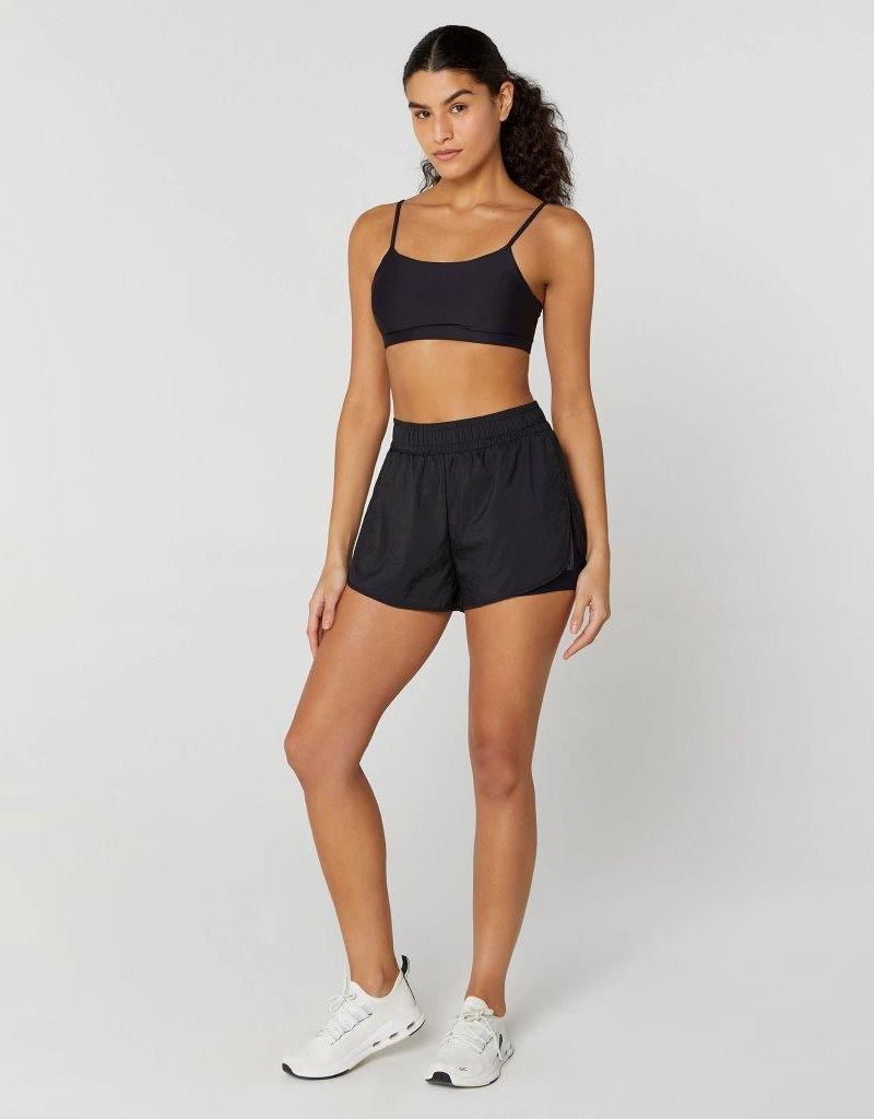 Shorts Sobreposto Eterno Abertura Lateral 1